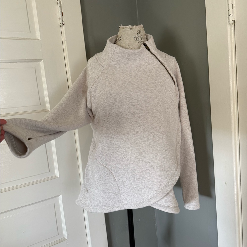 Athleta Women's Soft Kozy Karma Sweatshirt